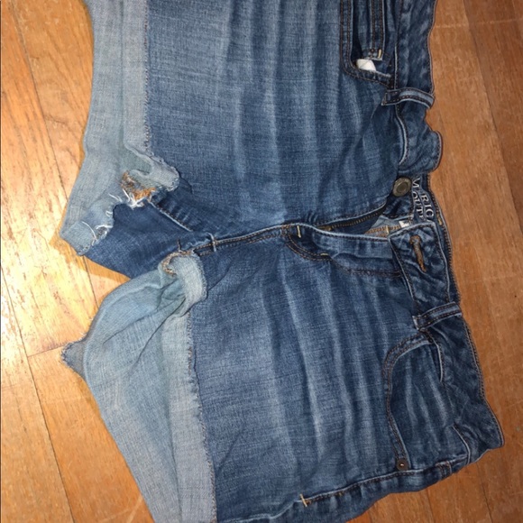 American Eagle Shorts - Picture 2 of 2